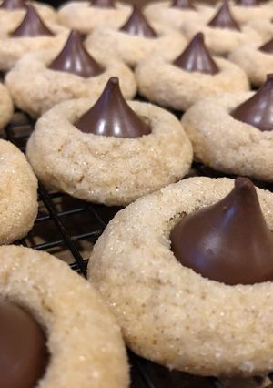 A picture of Linda’s Peanut Blossoms.