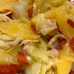 A picture of Glazed Apple & cabbage.
