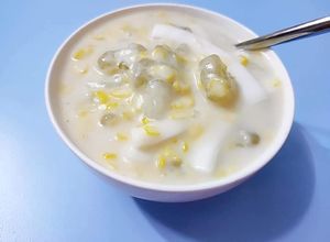 Hình của món Ăn vặt cực thích 2: Chè bắp bột năng.