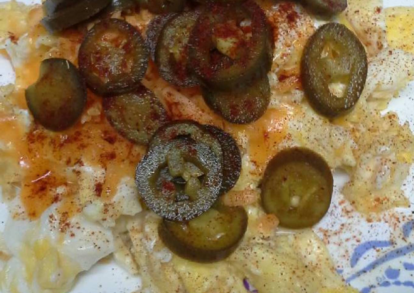 Spicy cheesy eggs