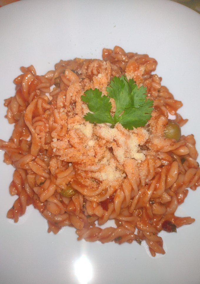 Una foto de Pasta a la puttanesca 😋😋❤️❤️👌🏻👌🏻
