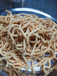 தேங்காய் பால் பட்டர் முறுக்கு (Thenkaai paal butter murukku recipe in tamil) செய்முறை முக்கிய புகைப்படம்