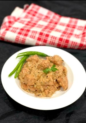 क्रीमी गार्लिक चिकन (creamy garlic chicken recipe in Hindi) रेसिपी मुख्य फोटो