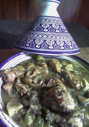 Foto principal de Tajine de pollo con aceitunas y limón en salmuera