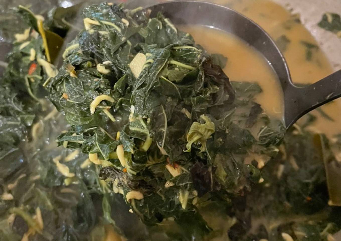 Gulai daun singkong
