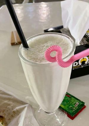 A picture of Yummiest meethi dahi ki lassi.