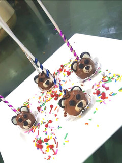 A picture of Choco bear cake pops😋.