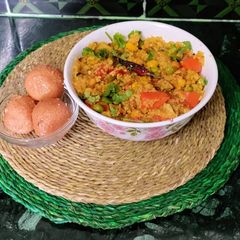 A picture of (Broken Wheat)Dalia Khichdi.