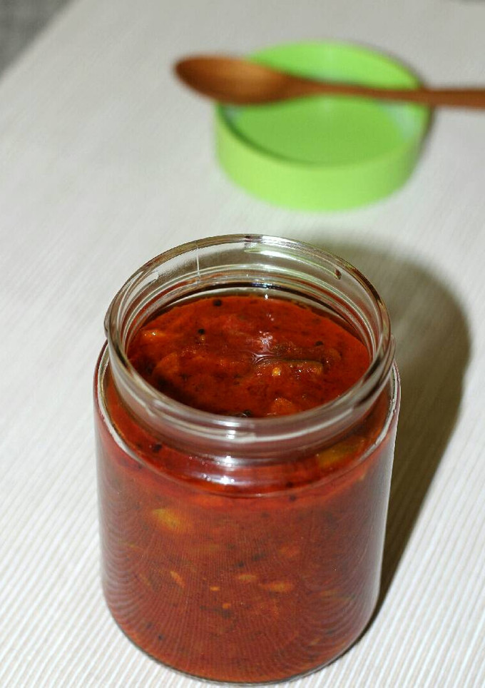 A picture of Lime & Date Pickle.
