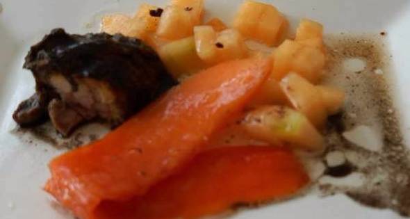 Como hacer Costillas En Chile Ancho Y Ensalada De Melón Y Papaya | Cocinar  en casa