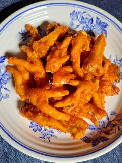 Hình của món Chân gà chiên mắm.