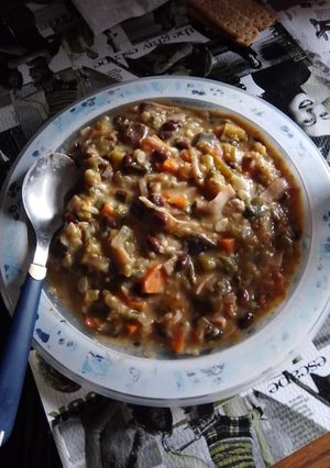Una foto de Revuelto cremoso de zapallitos y frijoles negros