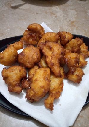 A picture of Aloo kay puff.