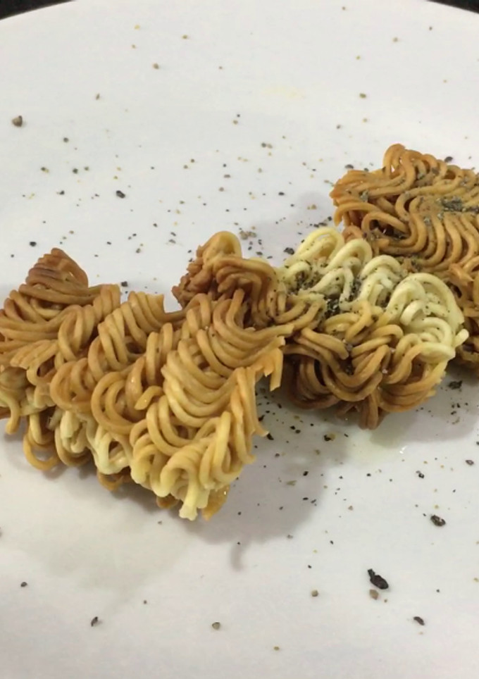 மேகி மிக்சர்/ மேகி முறுக்கு...! (Maggi Mixture) செய்முறை முக்கிய புகைப்படம்