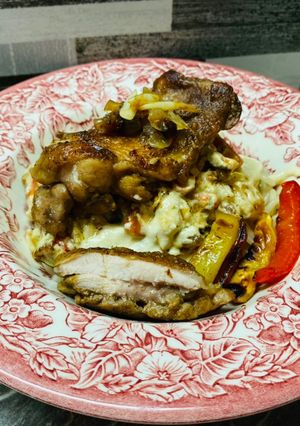 🐓 Ázsiai fűszeres tészta - roppanós csirkecomb filével 🥕 recept fotója