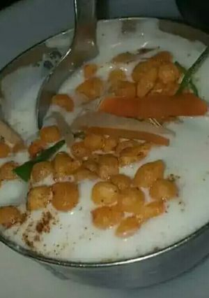 A picture of Boondi raita.