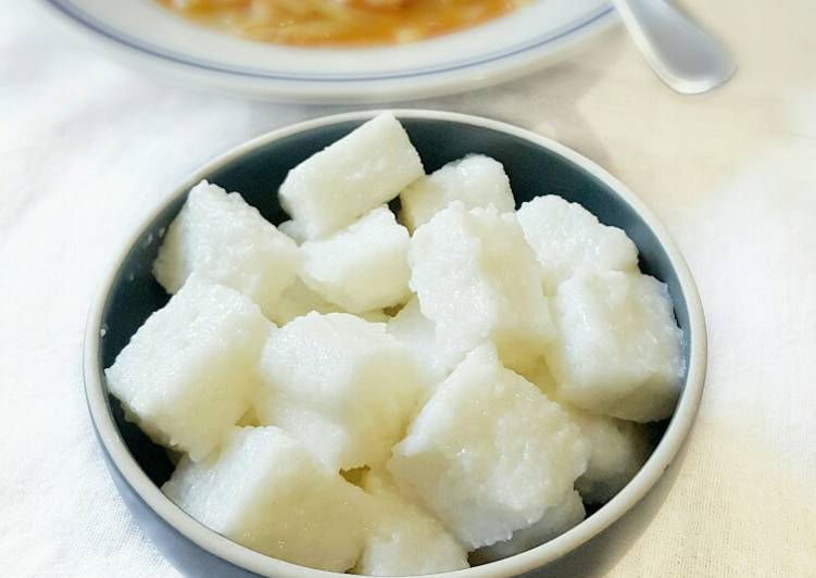 Simple Way to Prepare Quick Rice Cake (Lontong) with Rice Cooker