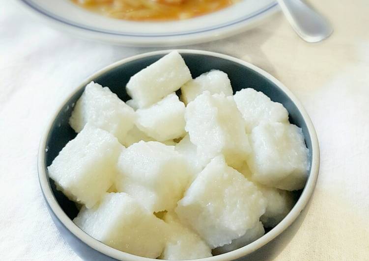 Simple Way to Prepare Speedy Rice Cake (Lontong) with Rice Cooker