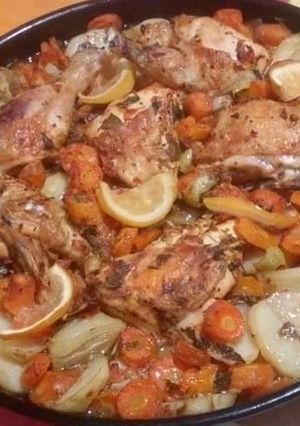 صورة لوصفة دجاج محمر في الفرن بالخضار