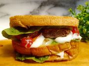 Gambar beef burger untuk anak