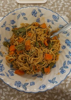 A picture of Satay noodles (vegan).
