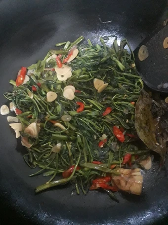 Langkah Mudah untuk Menyiapkan Resep Tumis Kangkung Saos Tiram yang Menggugah Selera Anti Ribet, Bikin Ngiler