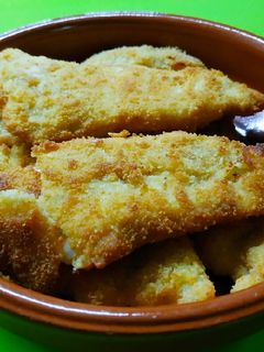 Una foto de Filetes de merluza🐟 rebozados