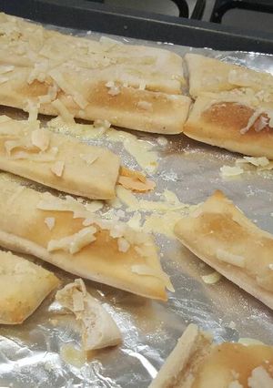 A picture of Garlic parmesam breadsticks (made in Breadmaker).