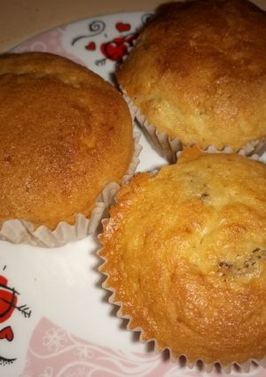A picture of Raisins cupcake.