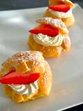 Bignè con crema al mascarpone e fragole