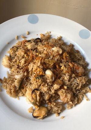 A picture of Seafood fried rice.