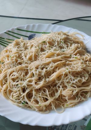 A picture of Spaghetti Aglio e Olio.
