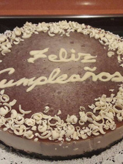 Una foto de Tarta sin horno de chocolate blanco y café