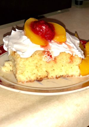 A picture of EASY Tres leches cake.