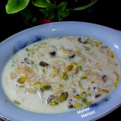 A picture of Sheer khurma.