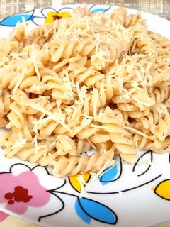 Una foto de Fusilli con paté de atún