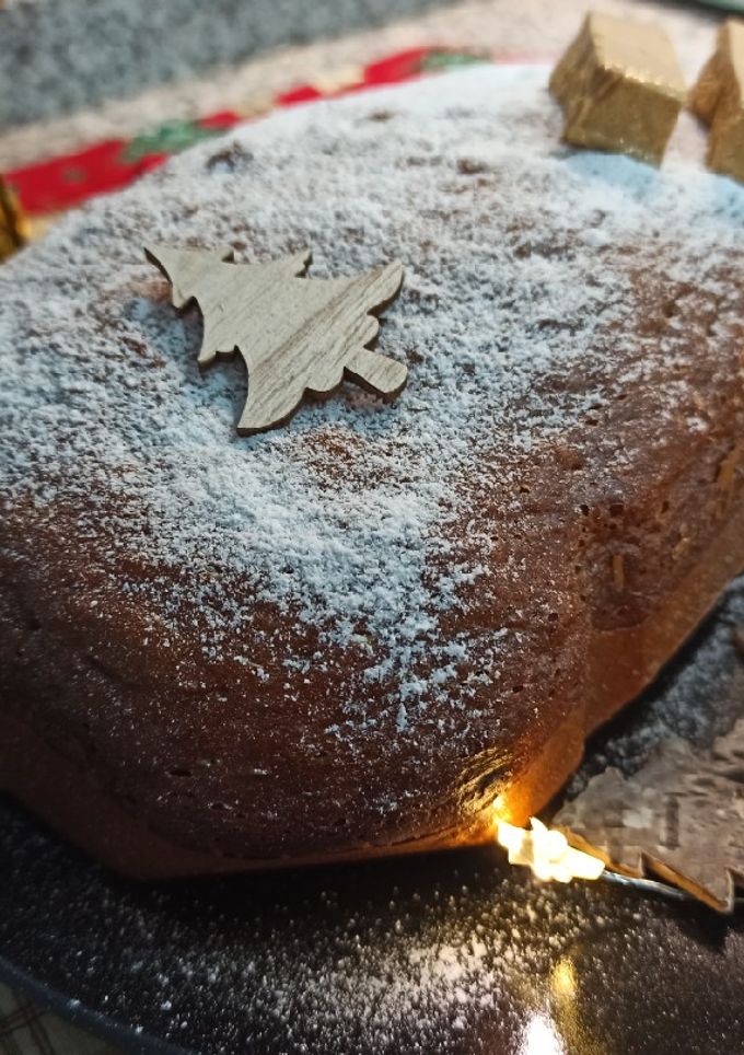 Una foto de Bizcocho navideño 🎄 de turrón y licor anís 🥃