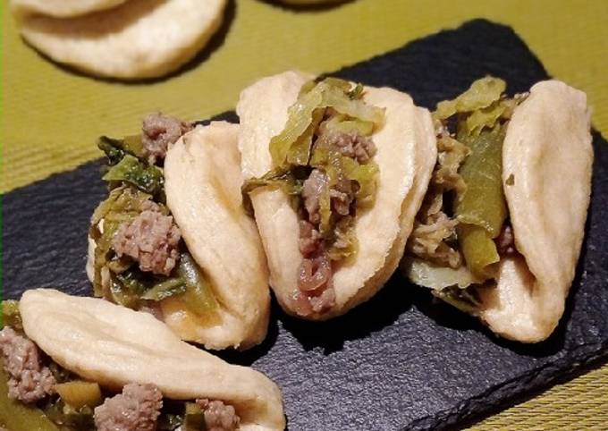 Bao con carne, peperoni e verza