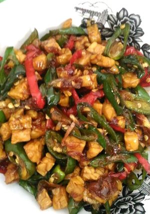 Foto resep Tumis tempe dan cabe hijau pedas manis