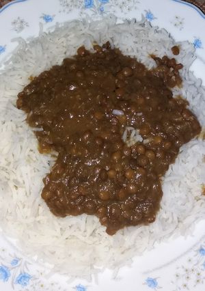A picture of Kaali daal chawal.