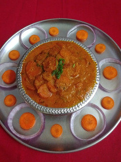 *ரெஸ்டாரன்ட் ஸ்டைல், கேரட் கிரேவி கறி* செய்முறை முக்கிய புகைப்படம்
