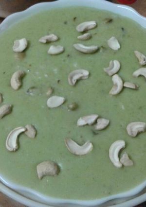 A picture of Hare matar ki kheer (green peas dessert).