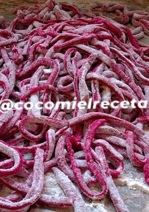 Una foto de 🍝💗 Fideos de Remolacha Caseros con Salsa Casera 💗🍝