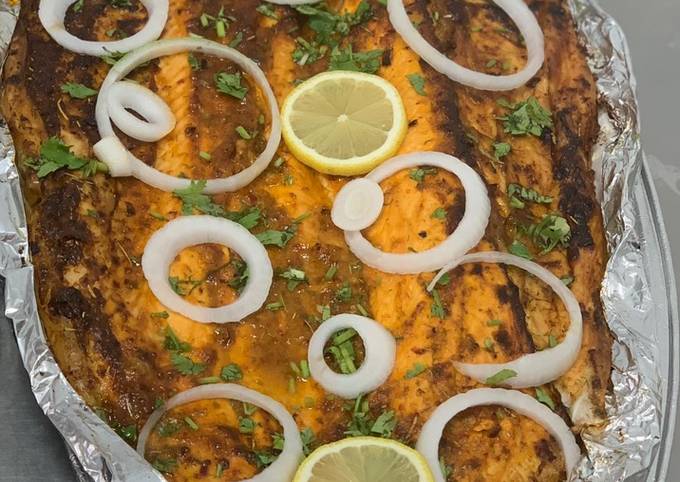 طريقة عمل سمك سلمون للغداء 😋 على اصولها بطريقة سهلة وسريعة من مطرح ما ...