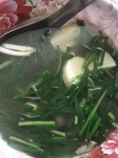 Hình của món Canh hẹ xương hầm.