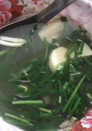 Hình của món Canh hẹ xương hầm.