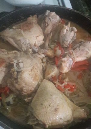 Una foto de Pollo a la mostaza con verduras
