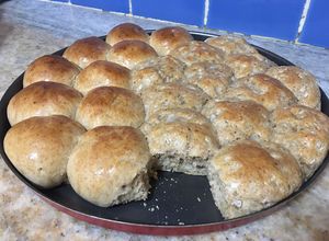 Una foto de Pancitos integrales saborizados/ queso- cebolla