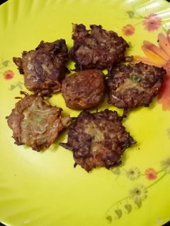 পনির মিক্সভেজ পকোড়া(paneer mix veg pakoda recipe in bengali) রেসিপির প্রধান ছবি