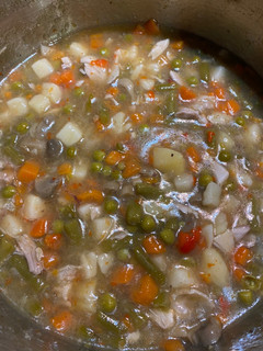 Una foto de Cocina de aprovechamiento—> Macedonia de verduras con pollo guisado